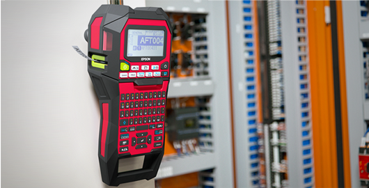 背部磁鐵 解放雙手 - Epson LW-Z900產品功能